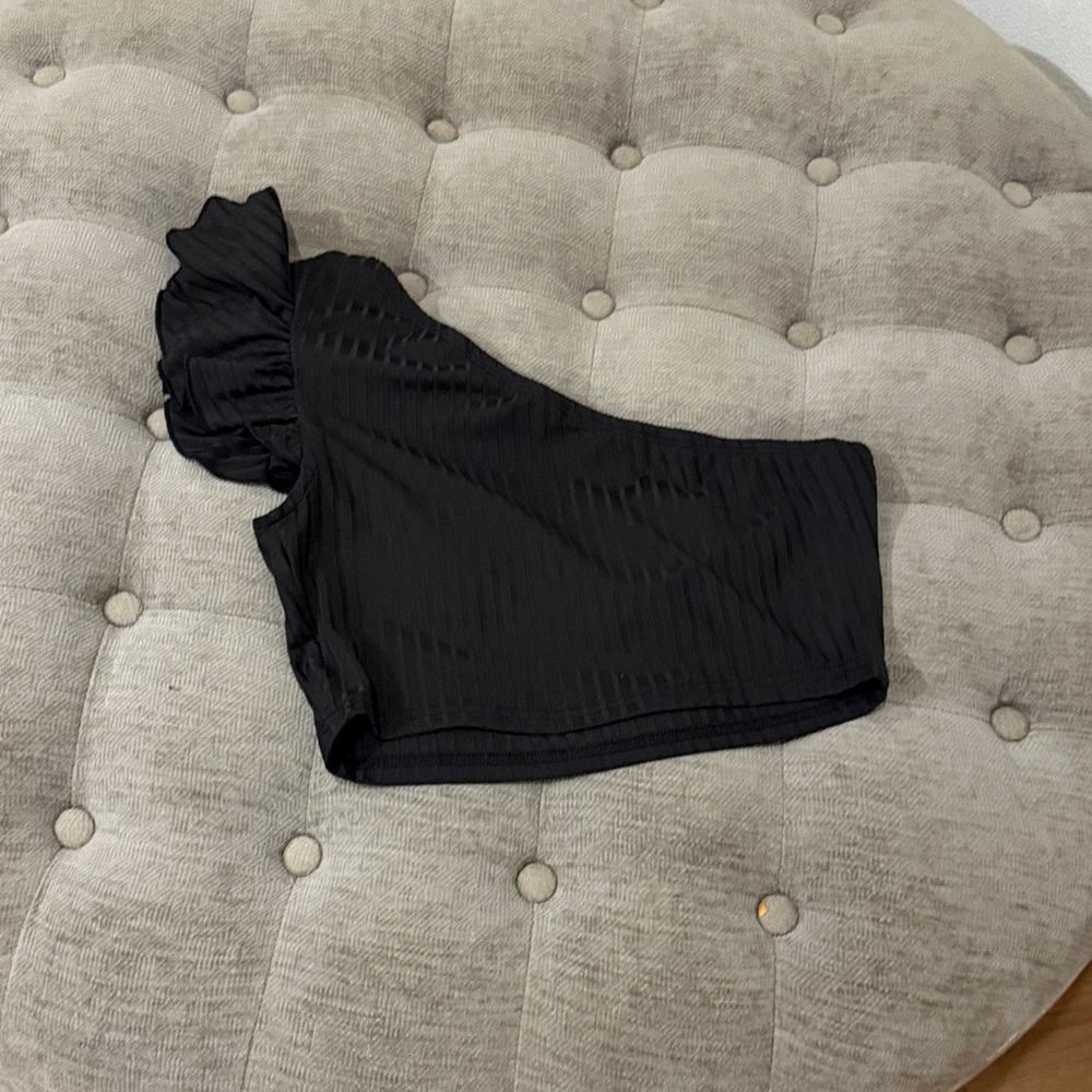 SHEIN Black Garment with Brand Tag